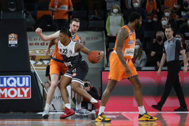 曾多次交手 曾多次交手