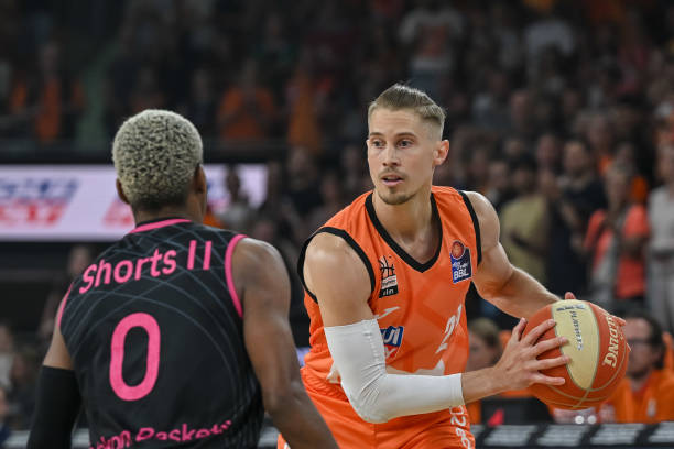 能延续他在 能延续他在